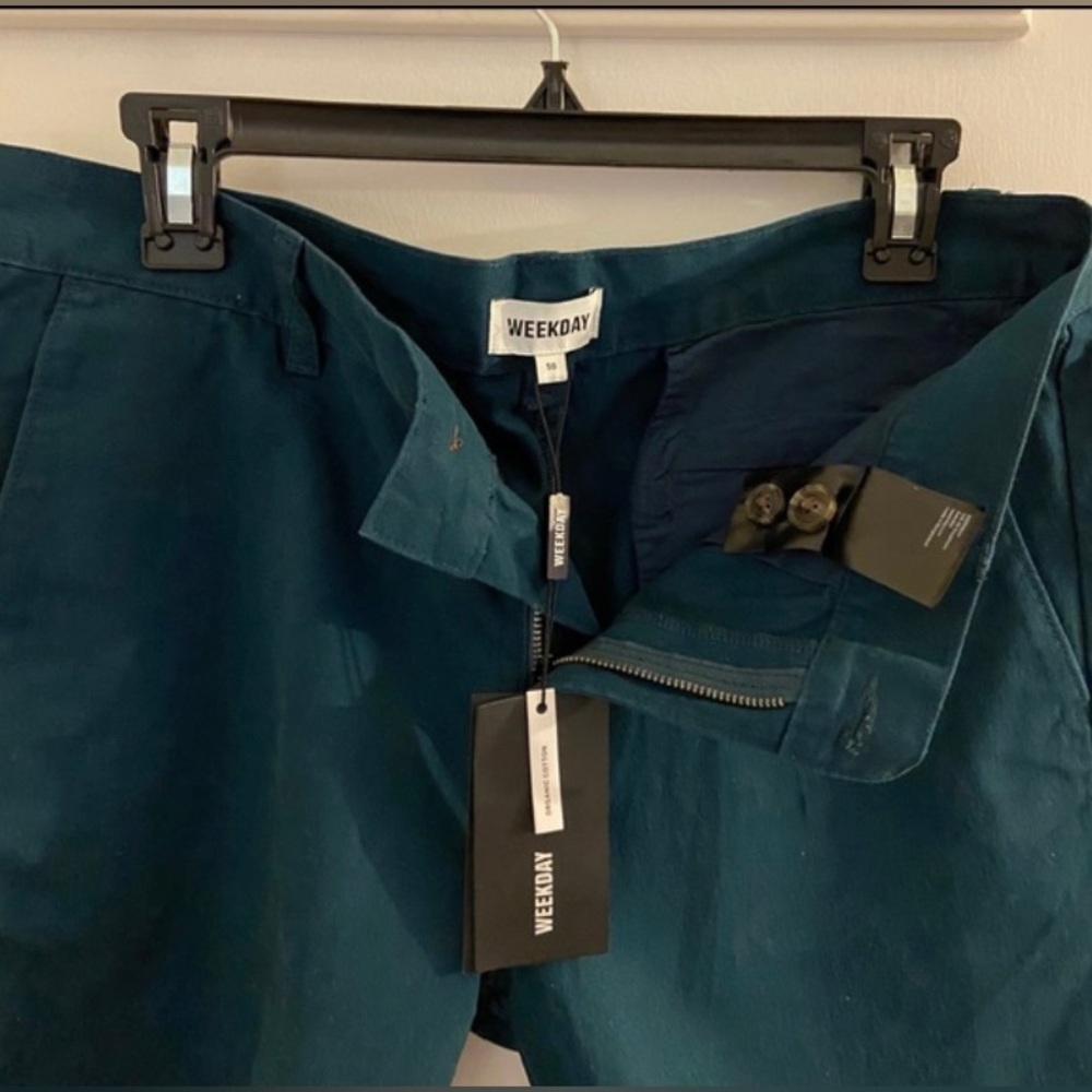 WEEKDAY Shorts - Picture 3 of 3